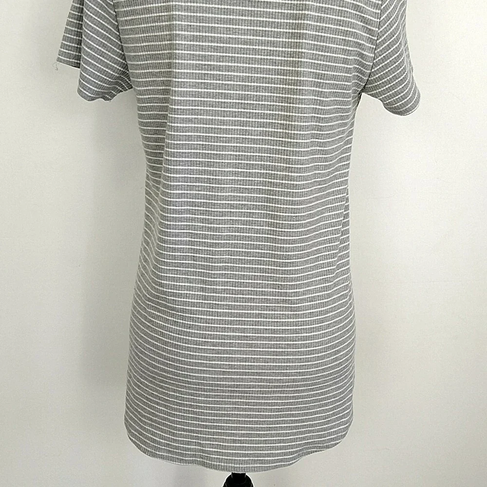 LuLaRoe Ribbed Top Women Medium Grey White Striped Short Sleeve Scoop Neck